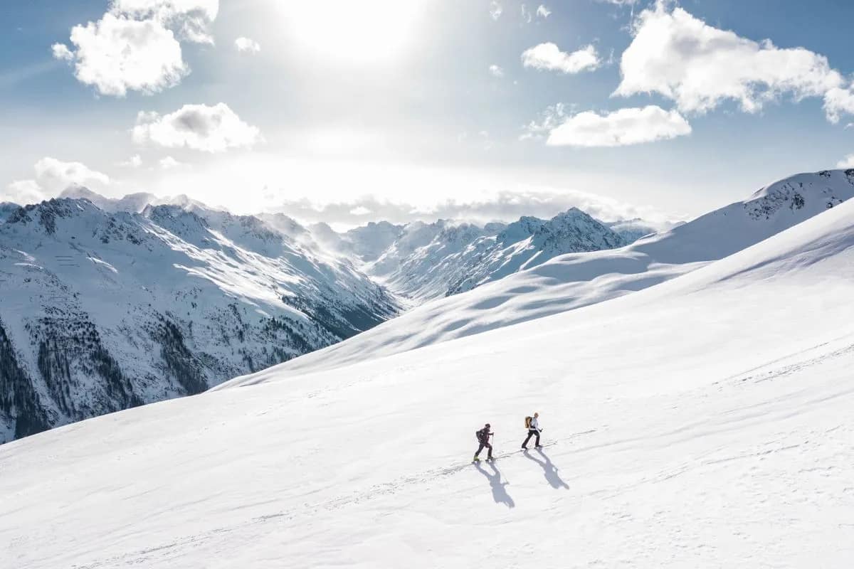 Ski randonnée sur une montagne du Jura