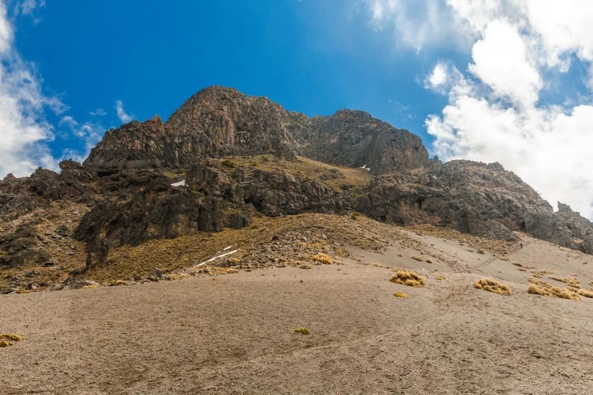 Photo majestueuse du pic des 3 seigneurs