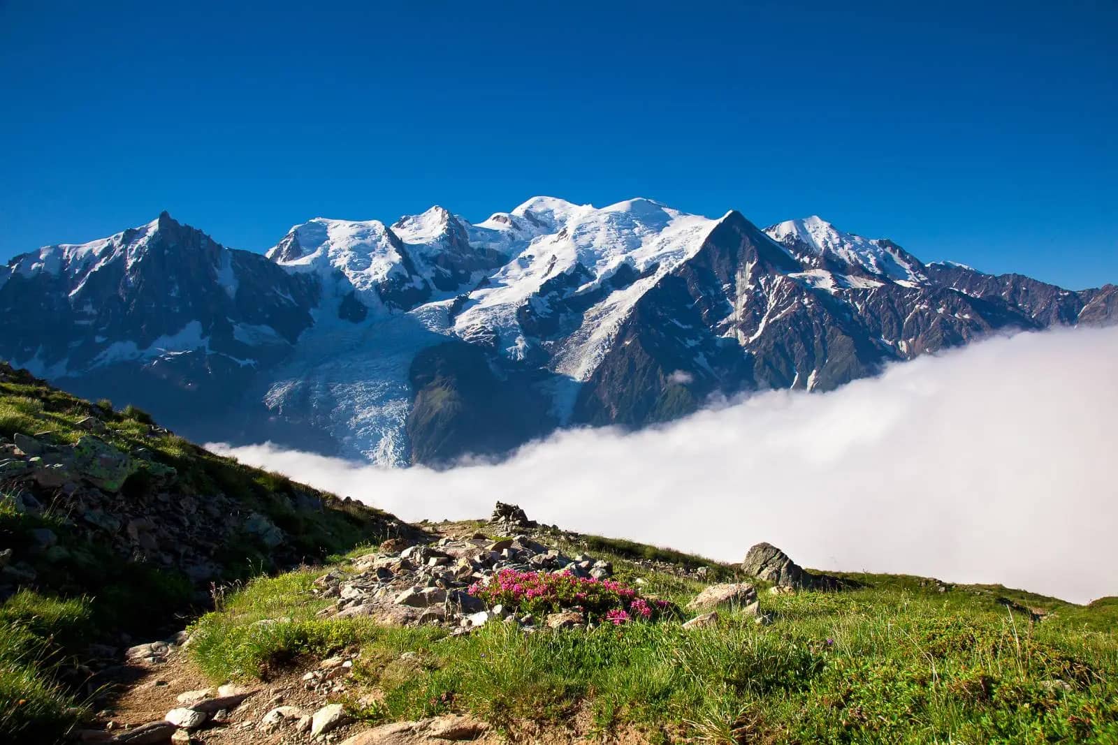 vue sur pics enneigés