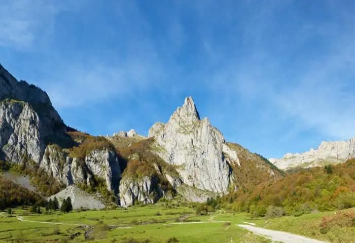 piste randonnée cirque de Lescun