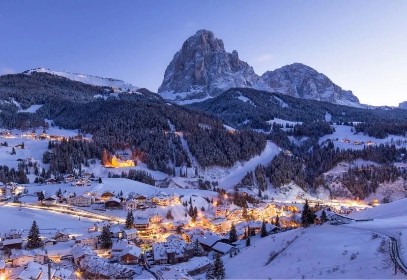 Paysage enneigé des dolomites