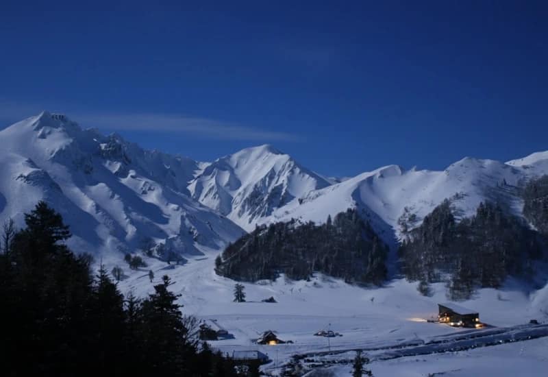 paysage du mont dore à la tombé de la nuit