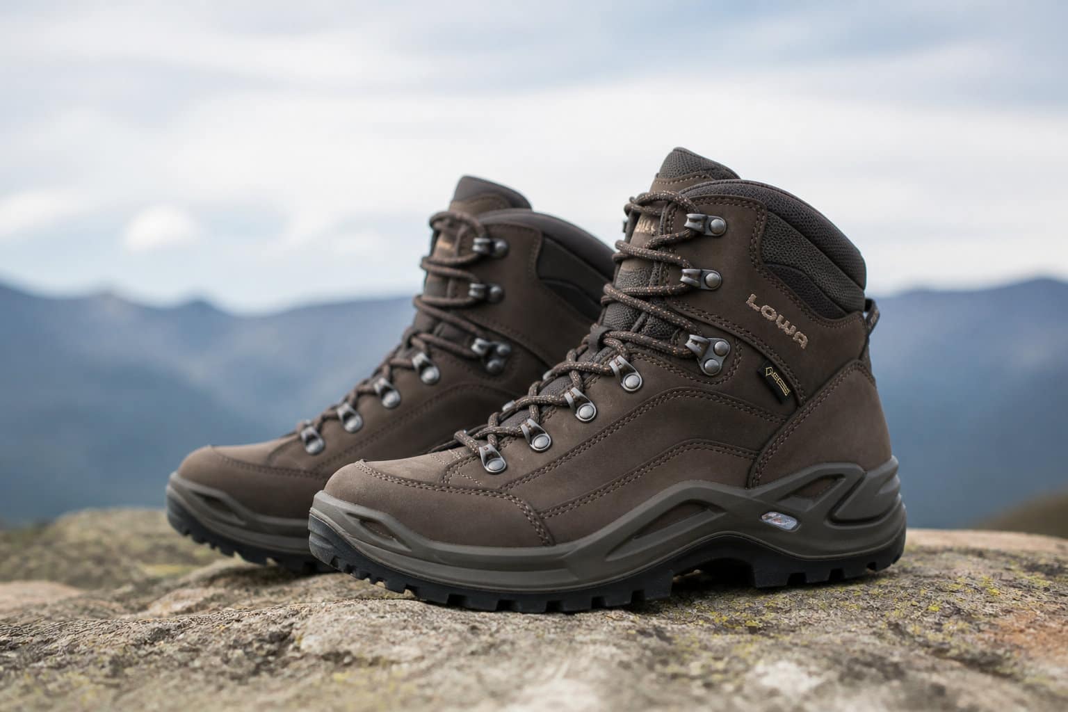 Lowa Renegade : La référence pour la moyenne montagne